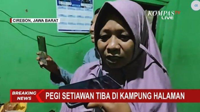 Ibunda Pegi Setiawan, Kartini tidak menyangka warga menyambut anaknya di kampung halaman di Kabupaten Cirebon.