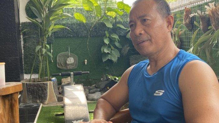Iptu Ahmad Saidi (52) anggota Polresta Bandar Lampung yang membimbing Adz Rizqi, anak driver ojol lulus bintara Polri, Sabtu (22/7/2023).(KOMPAS.COM/TRI PURNA JAYA)