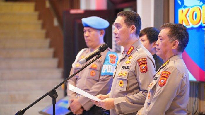 Kabid Humas Polda Jabar Kombes Pol Jules Abraham Abast memberikan keterangan di Polda Jabar, Kamis (6/6/2024), soal dibukanya nomor hotline informasi 0822-1112-4007 agar masyarakat bisa menberikan informasi terkait kasus Vina Cirebon.