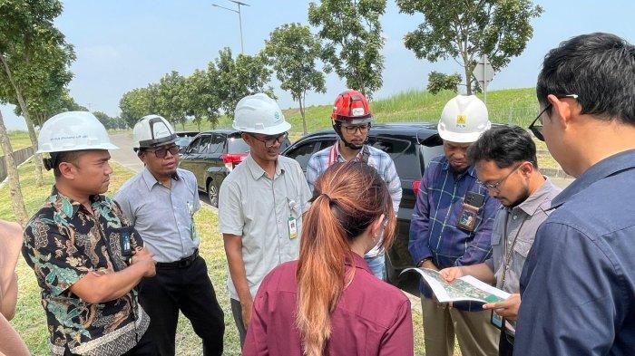 Komite Percepatan Penyediaan Infrastruktur Prioritas (KPPIP) mengadakan kunjungan lapangan pada hari Rabu (08/05) ke proyek Gardu Induk (GI) 150 kV Teluk Jambe II dan Saluran Udara Tegangan Tinggi (SUTT) 150 kV Teluk Jambe – Teluk Jambe II yang tengah dipersiapkan pembangunannya oleh PT PLN (Persero) Unit Induk Pembangunan Jawa Bagian Tengah (PLN UIP JBT).