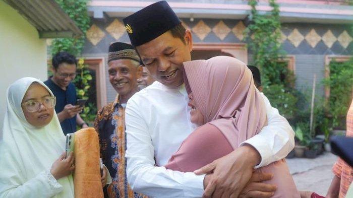 Pada Idul Adha tahun ini Kang Dedi Mulyadi (KDM) melaksanakan Salat Ied di Musala Nurul Huda, Jalan Perjuangan, Kota Cirebon yang tak jauh dari TKP dugaan pembunuhan terhadap Vina dan Eky pada Agustus 2016 silam.