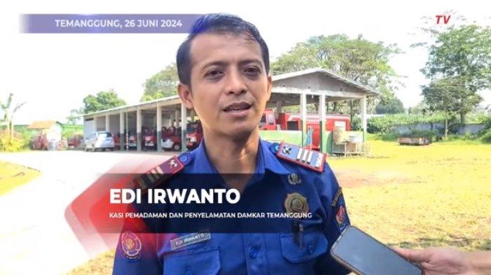 Kasi Pemadam dan Penyelamatan Damkar Temanggung Edi Irwanto menjelaskan viralnya seorang siswi SMK meminta tolong mengerjakan tugas sekolah.