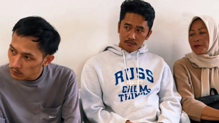 Keberadaan Mimin dan dua anaknya, Arighi dan Abi yang menjadi tersangka kasus pembunuhan ibu dan anak di Subang memunculkan tanya dibenak publik.