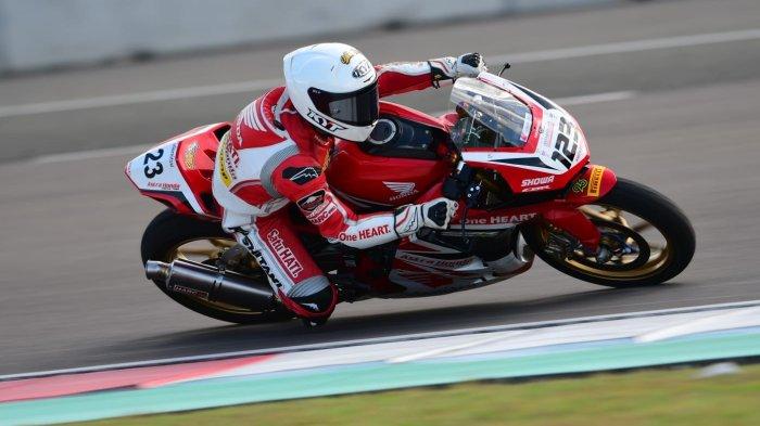 Pebalap Astra Honda siap kembali menunjukkan dominasi prestasi di kancah balap motor Kejurnas Mandalika Racing Series seri akhir di Sirkuit Internasional Pertamina Mandalika, Nusa Tenggara Barat pada akhir pekan ini (28-29/10)Nomor motor pebalap: #46: Herjun Atna Firdaus #123: Rheza Danica Ahrens #212: M.K Ramadhipa #21: M. Adenanta Putra 