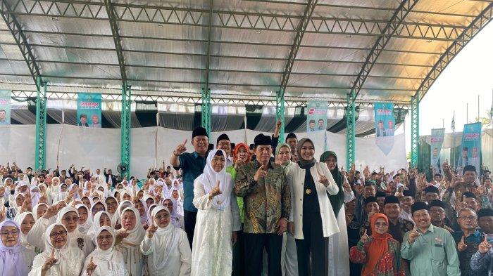 Koordinator Keluarga Alumni Cipasung (KAC) dari 27 Kabupaten/Kota se-Jawa Barat yang dipimpin oleh KH. Ahmad Ruhiat Hasby dan Muslimat se-Jawa Barat yang dipimpin oleh Hj. Ella Giri Komala menyatakan dukungan penuh kepada pasangan calon Gubernur dan Wakil Gubernur Jawa Barat, KH. Acep Adang Ruhiat dan Gitalis Dwi Natarina (Gita KDI). Konsolidasi ini berlangsung di Pondok Pesantren Sa’adatuddroin, Solokan Jeruk, Kabupaten Bandung, pada Minggu (13/10/2024). 