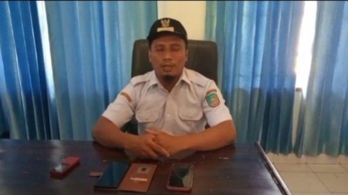 Kepala Desa Wonua Raya, Rokiman buka suara soal munculnya uang damai Rp50 juta dalam kasus guru honorer di Konawe Selatan dituduh aniaya anak polisi hingga sempat masuk penjara.