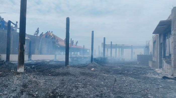 Kondisi kafe di Kampung Turis, Pamugaran, Pangandaran, yang terbakar pada Kamis (31/8/2023).