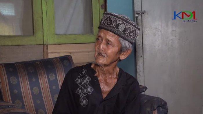 Lansia berusia 90 tahun bernama Aki Jaya belakangan menjadi sorotan karena menikah lagi dengan sanak keluarga Dedi Mulyadi.