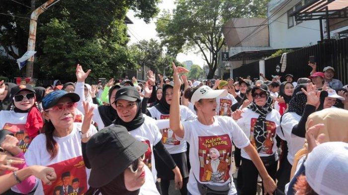 Massa yang turut meramaikan kampanye Melly Goeslaw.