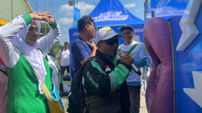 Masyarakat antusiaS mengikuti acara kampanye edukasi bertajuk “Panggung JUDI