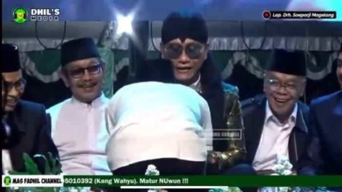 Miftah menyamakan pembawa kopi yang bersalaman dengannya dengan najis, di acara yang sama saat ia mengolok-ngolok penjual es teh