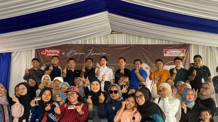 INDOMARET FRESH - Foto bersama para peserta lomba masak di Indomaret Fresh Podomoro Park, Minggu (4/5/2025). 
