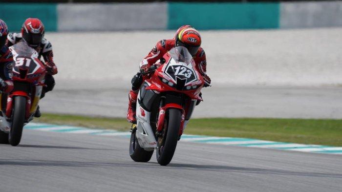 Pebalap Astra Honda Rheza Danica Ahrens