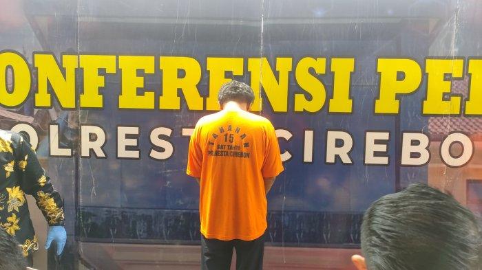 Pelaku berinisial A (40) ditangkap Satreskrim Polresta Cirebon usai melakukan perbuatan penculikan dan kekerasan seksual terhadap bayi berusia 4 bulan di salah satu desa di Kecamatan Kaliwedi, Kabupaten Cirebon