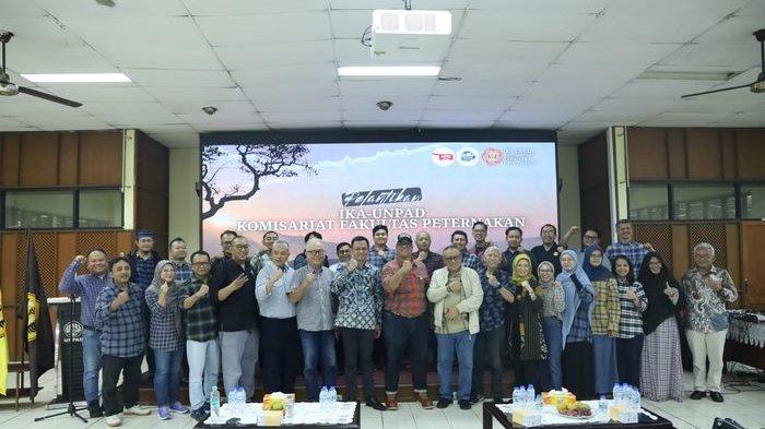 PELANTIKAN IKA FAPET UNPAD - Pelantikan dan Raker (Rapat Kerja) Pengurus IKA Fapet UNPAD (Ikatan Keluarga Alumni Fakultas Peternakan Universitas Padjadjaran) serta Seminar dengan topik ”Percepatan Pembangunan Peternakan di Jawa Barat” Sabtu (3/5/2025), bertempat di Kampus Fapet UNPAD Jatinangor, Sumedang Jawa Barat.