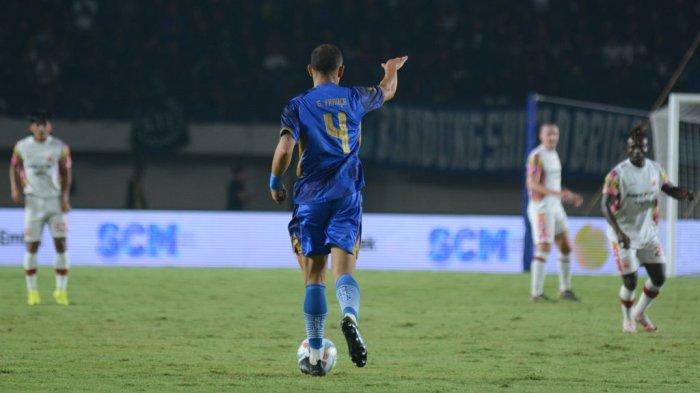 Pemain asing Persib Bandung Gustavo Franca memutuskan untuk menggunakan nomor punggung 4.
