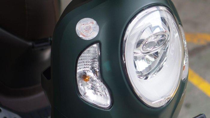 LAMPU DEPAN - Lampu depan menjadi komponen wajib pada setiap jenis sepeda motor, baik itu motor bebek, matic, sport, maupun motor listrik.
