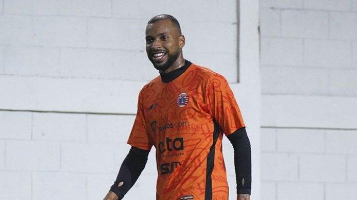 Penyerang Persija Jakarta, Gustavo Almeida. Gustavo merupakan pemain pinjaman dari Arema FC.