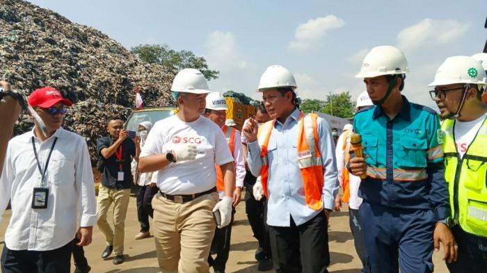 PERESMIAN - SCG melalui anak perusahaannya, PT Semen Jawa, meresmikan Fasilitas Refuse-Derived Fuel (RDF) di Tempat Pengolahan Sampah Akhir (TPSA) Cimenteng, Kabupaten Sukabumi. Proyek ini merupakan hasil kerja sama antara SCG dan Pemerintah Kabupaten Sukabumi dalam rangka mendukung pengurangan volume sampah sekaligus mempercepat pencapaian target Net Zero Emission pada tahun 2050.