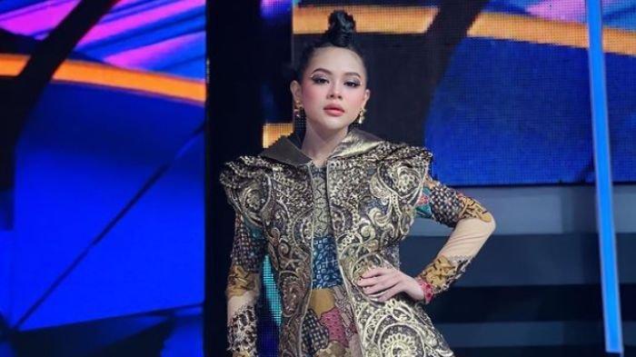 Perwakilan Indonesia di D Academy Asia 6, Melly Lee.
