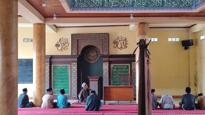 Suasana di pesantren Darut Taubah, Jalan Gardujati, Kota Bandung.