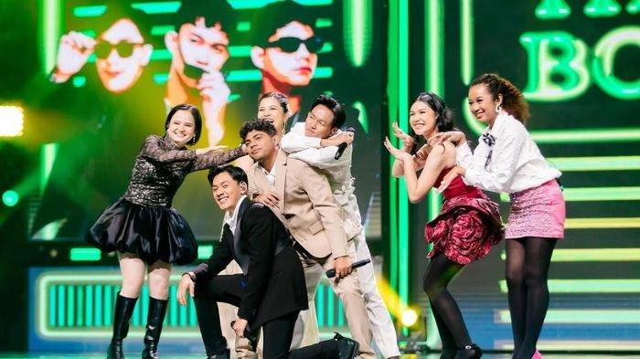 BERNYANYI - Peserta Indonesian Idol 2025 tampil di Babak Spektakuler Show 8, Senin (17/3/2025). Berikut ini daftar peserta Indonesian Idol 2025 yang lolos ke babak Spektakuler Show 9.