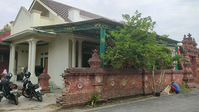 Pimpinan Padepokan Agung Amparan Jati, Raden Gilap Sugiono