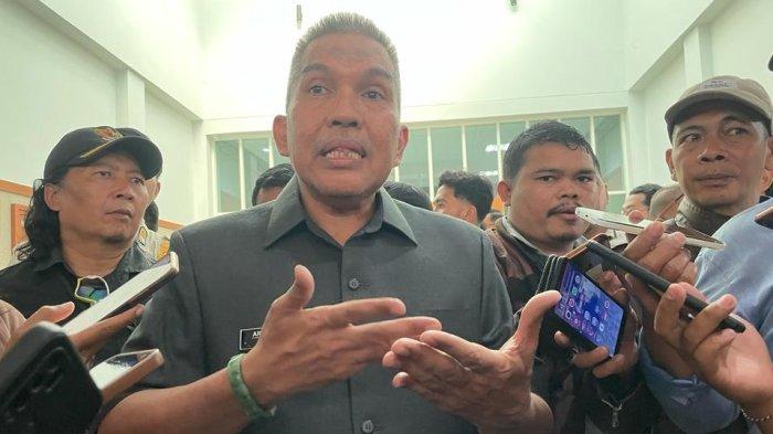 Arsan Latif dicopot dari jabatan Pj Bupati Bandung Barat.