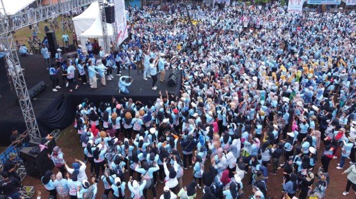 Kampanye akbar Prabowo Subianto di Lapangan Desa Rawalele, Kabupaten Subang, Sabtu (27/1/2024) dihadiri puluhan ribu orang, termasuk Bang Ara dan Kang Jimat.