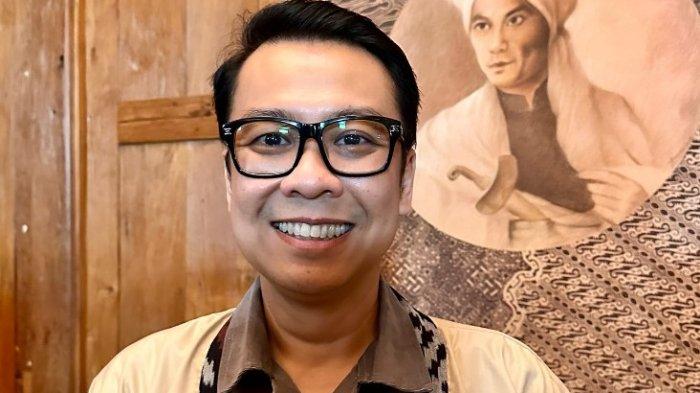 Presenter Hilbram Dunar meninggal dunia di Rumah Sakit EMC Alam Sutera, Tangerang, Banten, pada Minggu (31/3/2024) pukul 00.49 WIB.