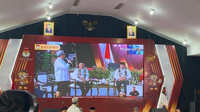 Presiden Joko Widodo ketika meresmikan Bendungan Leuwikeris di Kecamatan Cineam, Kabupaten Tasikmalaya, Kamis (29/8/2024).