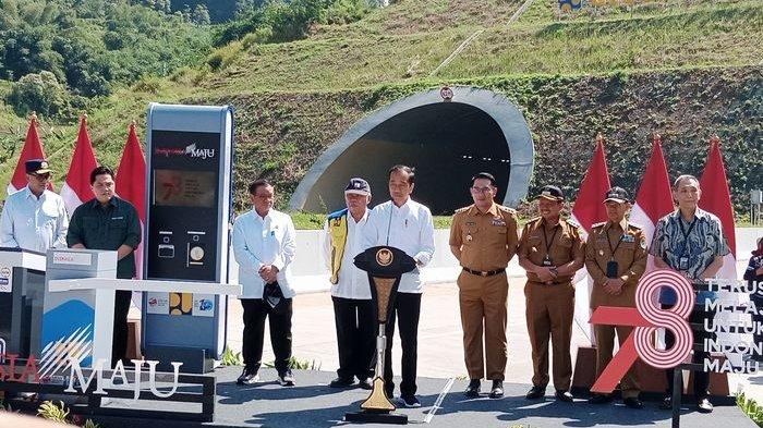 Presiden RI, Joko Widodo, saat meresmikan Tol Cisumdawu, Selasa (11/7/2023). 