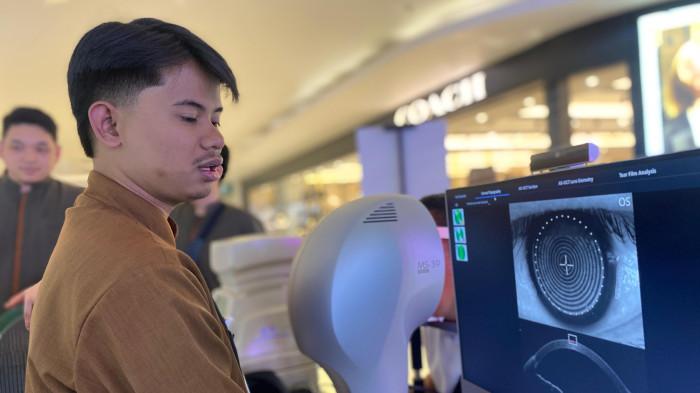 KESEHATAN MATA - Prime Center Clinics kembali menghadirkan inovasi layanan kesehatan mata melalui pembukaan booth di Mall 23 Paskal Bandung. Selama periode 28 Juli hingga 3 Agustus 2025, masyarakat bisa memanfaatkan kesempatan untuk melakukan pemeriksaan mata secara gratis dan berkonsultasi langsung dengan tim medis profesional mengenai prosedur Laser Vision Correction (LVC) yang ditawarkan.