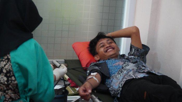 Layanan Kesehatan Cuma-Cuma Dompet Dhuafa menggelar sejumlah kegiatan, diantaranya menggelar donor darah di seluruh wilayah LKC Dompet Dhuafa yang tersebar di 12 provinsi se-Indonesia.
