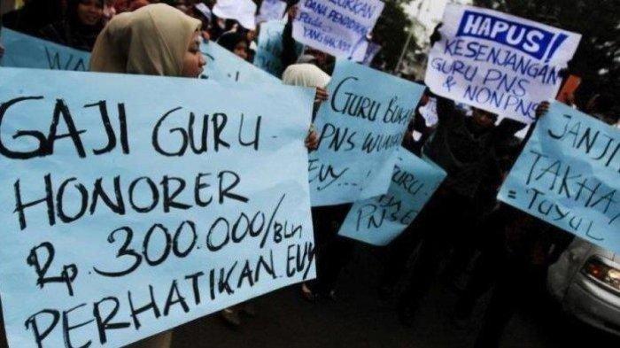 Ilustrasi - Ratusan guru honorer dipecat akibat 