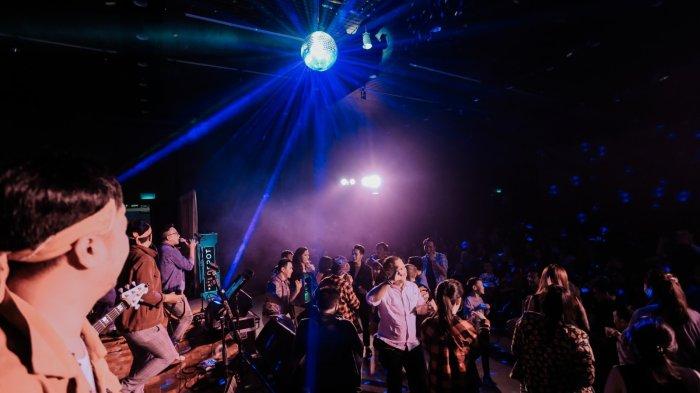 Moxy Bandung gelar pesta tahun baru retro, rayakan 2026 dengan nuansa 80-an