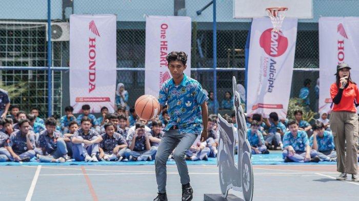 Honda DBL 2024 West Java Series akan segera bergulir pada bulan Oktober 2024. Dalam rangkaian pelaksanaan Honda DBL, PT Daya Adicipta Motora (DAM) selaku Main Dealer Sepeda Motor Honda di Jawa Barat turut serta memeriahkan gelaran Honda DBL 2024 dengan Spesial Roadshow BeAT on BeAT yang berlangsung di kota Bogor dan Bandung.
 