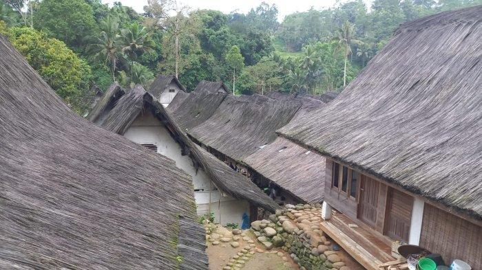 4 Keunikan Bangunan Rumah Panggung Kampung Naga: dari Tahan Gempa, Anti