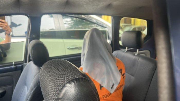Polisi menetetapkan SM pemilik wedding organizer (WO) Rafania Decoration Bogor sebagai tersangka kasus penipuan. 