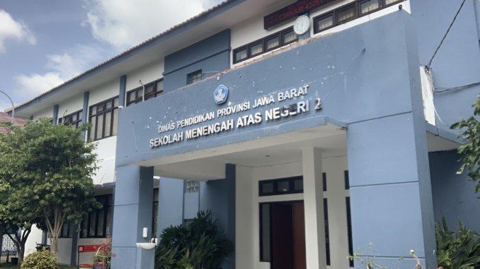 SMAN 2 Cianjur Jalan Pangeran Hidayatullah, Desa Limbangansari, Kecamatan Cianjur, Selasa (17/6/2025).