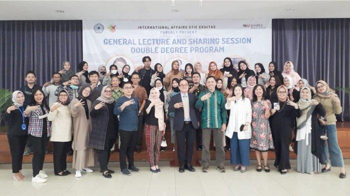 Salam Ekuitas para peserta General Lecture and Sharing Session Double