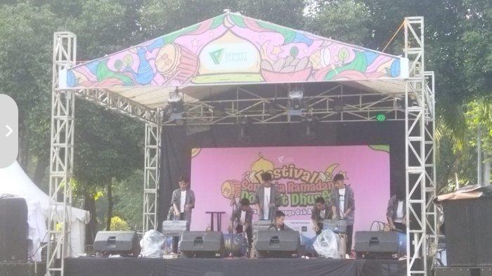FESTIVAL RAMADHAN - Dompet Dhuafa menggelar festival untuk menyambut Ramadan 1446 Hijriah. Acara ini berjudul “Festival Semesta Ramadan Dompet Dhuafa: Berzakat Kerennya Gak Ada Obat”. Acara digelar di Taman Softball, Kompleks Stadion Gelora Bung Karno (GBK), Sabtu (8/2/2025).