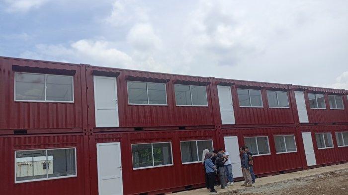 Sebanyak 36 kabin kontainer modifikasi bakal menjadi ruang kelas Universitas Singaperbangsa Karawang (Unsika) kelas bagi mahasiswa-mahasiswi di Tahun 2025.