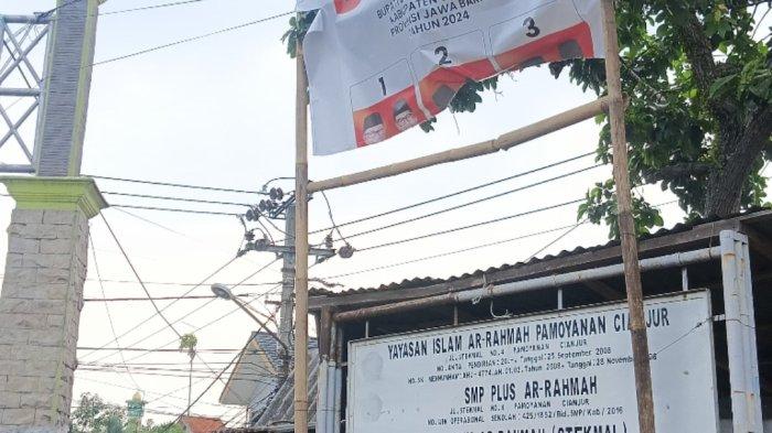 Sejumlah baliho dan spanduk milik Pasangan Calon (Paslon) nomer urut 1 Herman Suherman - Muhammad Ibang Solih disejumlah titik diduga dirusak Orang Tak Dikenal (OTK), Senin (21/10/2024).