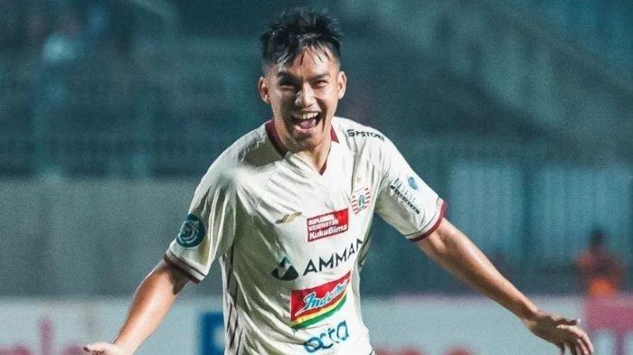Selebrasi Witan Sulaeman usai membobol gawang Persebaya Surabaya di Stadion Gelora Joko Samudro, Gresik.