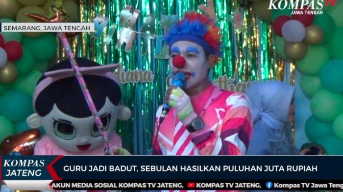 Shoni Prayoga, guru SMA di Semarang yang memiliki pekerjaan sampingan sebagai badut hiburan. Shoni Suprayoga memiliki total 15 karyawan yang ikut bersamanya menjadi badut hiburan. Dalam satu bulan usaha badutnya bisa mendapatkan 50-60 orderan.