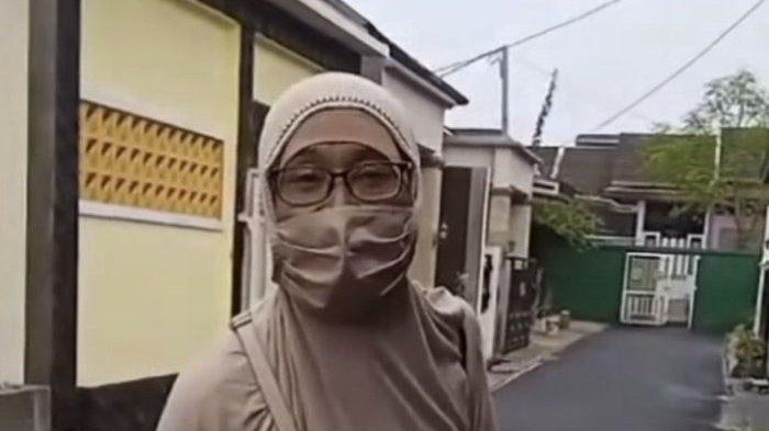 Sosok pengemis dengan cara memaksa di Desa Nagrak, Kecamatan Cianjur, Kabupaten Cianjur, yang membuat warga resah.