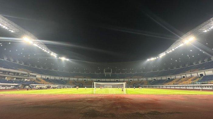 Stadion Gelora Bandung Lautan Api, Gedebage, Kota Bandung, yang sudah direnovasi pemerintah.
