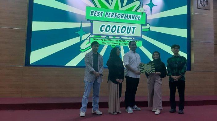 Kegiatan Student Creativity Tahun 2024 di Kampus Unisba, Kamis (11/1/2024). Ajang ini untuk meningkatkan serta mengembangkan kreativitas dan rasa percaya diri mahasiswa serta memberikan pelatihan kepada mahasiswa agar dapat menjadi seorang wirausaha yang terampil di era digital.