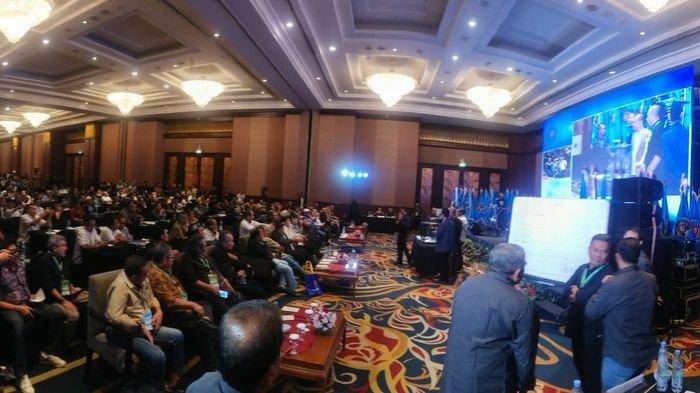 Suasana Kongres XXV PWI yang berlangsung di El Hotel Bandung, Rabu (27/9/2023) dini hari. Hendry Ch Bangun menjadi Ketua Umum PWI Pusat setelah mengalahkan Atal S Depari dan Zulmansyah Sekedang.
